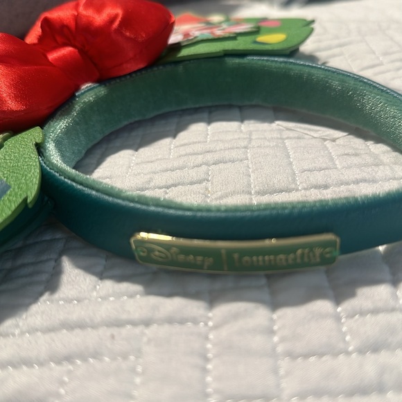NWT Disney Parks 2023 Christmas Mickey Minnie Mouse Bow Ear Headband Loungefly - Picture 2 of 6
